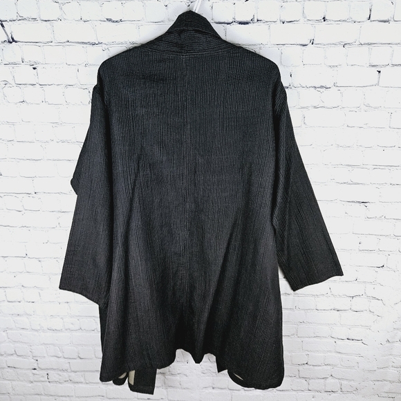 NEERU KUMAR for MAHARANI | 100% silk kimono jacket - Picture 2 of 6